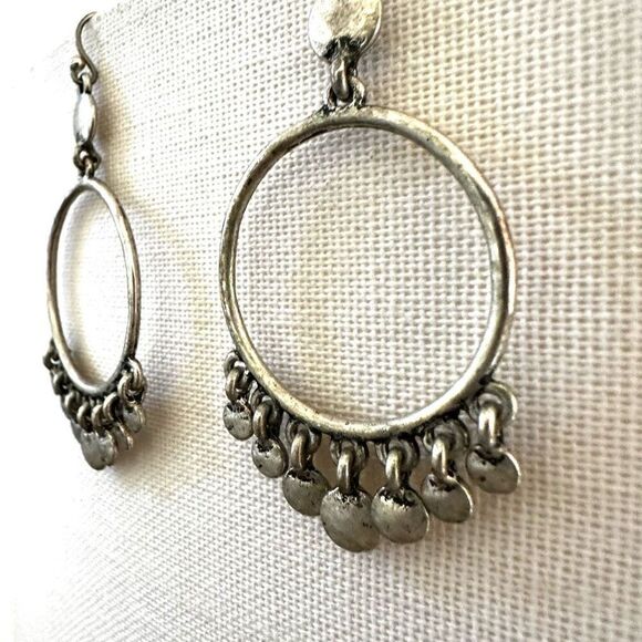 Silver tone disc earrings - Picture 6 of 8